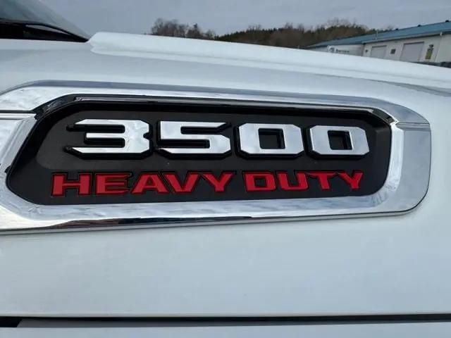 2024 Ram 3500 Big Horn Crew Cab 4x4 8' Box