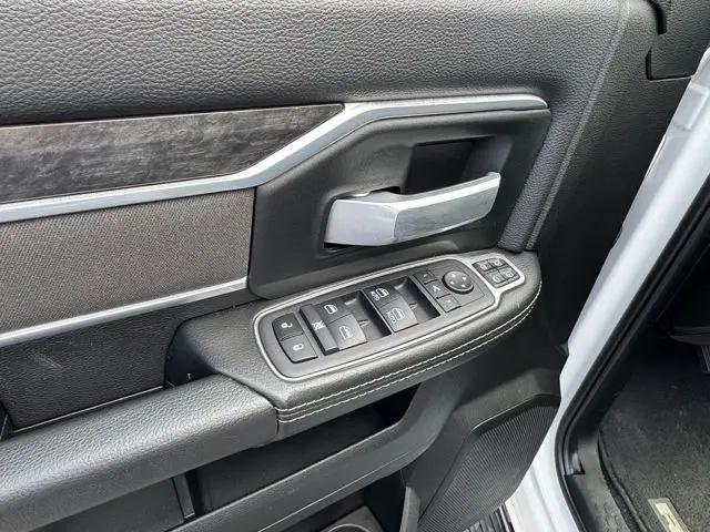 2024 Ram 3500 Big Horn Crew Cab 4x4 8' Box