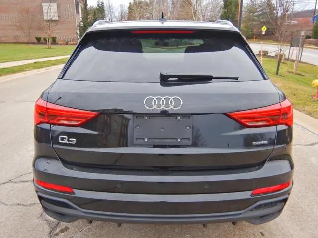 2025 Audi Q3 Premium 45 TFSI S line quattro Tiptronic