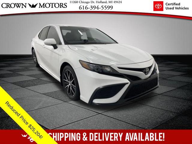 2023 Toyota Camry SE's photo