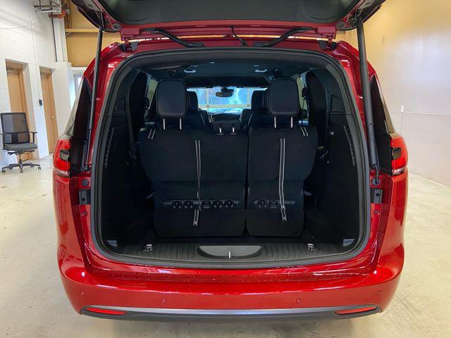 2026 Chrysler Pacifica Select AWD