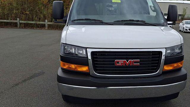 2025 GMC Savana Cutaway Work Van