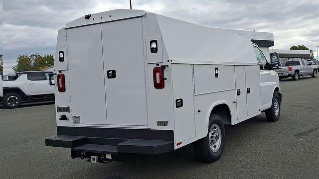 2025 GMC Savana Cutaway Work Van