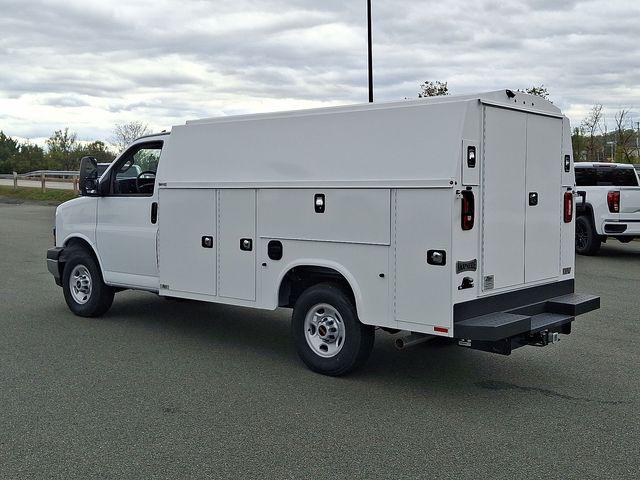 2025 GMC Savana Cutaway Work Van