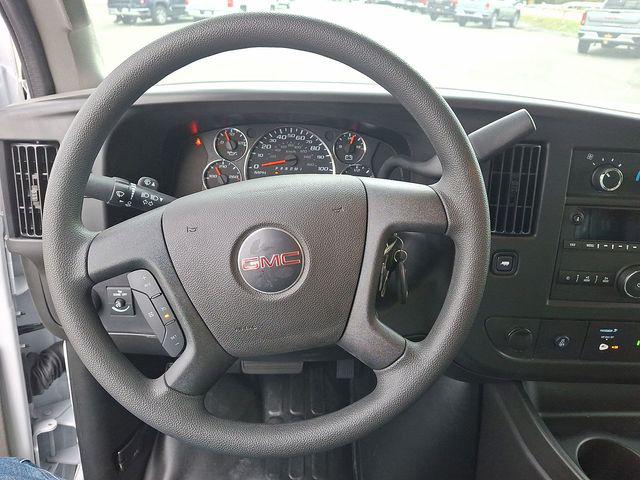 2025 GMC Savana Cutaway Work Van
