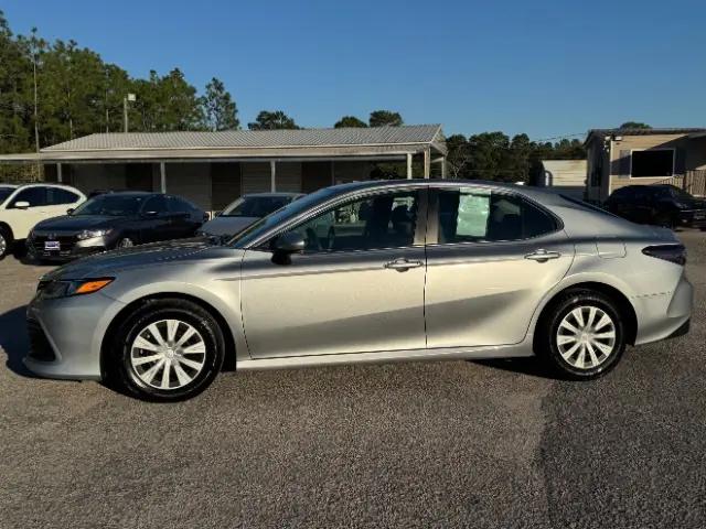 2022 Toyota Camry LE Hybrid