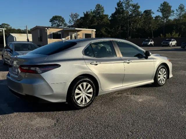 2022 Toyota Camry LE Hybrid