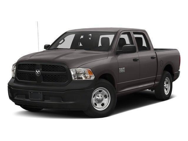 2017 RAM 1500 Express Crew Cab 4x4 57 Box