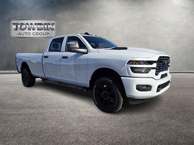 2026 RAM Ram 2500 RAM 2500 BLACK EXPRESS CREW CAB 4X4 8 BOX