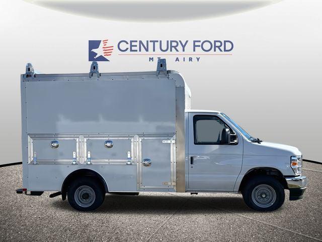 2026 Ford E-350 Cutaway E-350 SRW