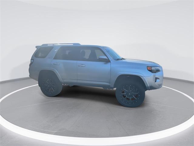 2017 Toyota 4Runner SR5 2017 Toyota 4Runner SR5