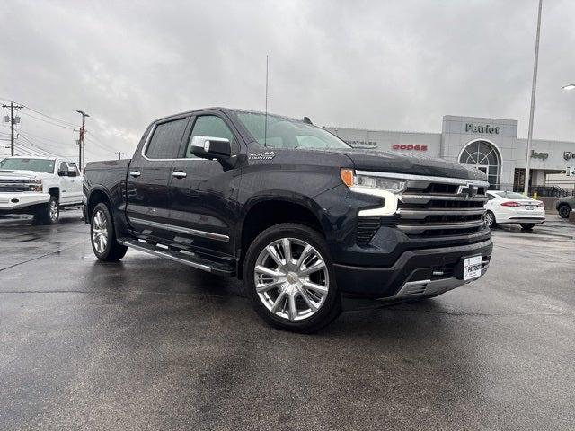 2022 Chevrolet Silverado 1500 4WD Crew Cab Short Bed High Country