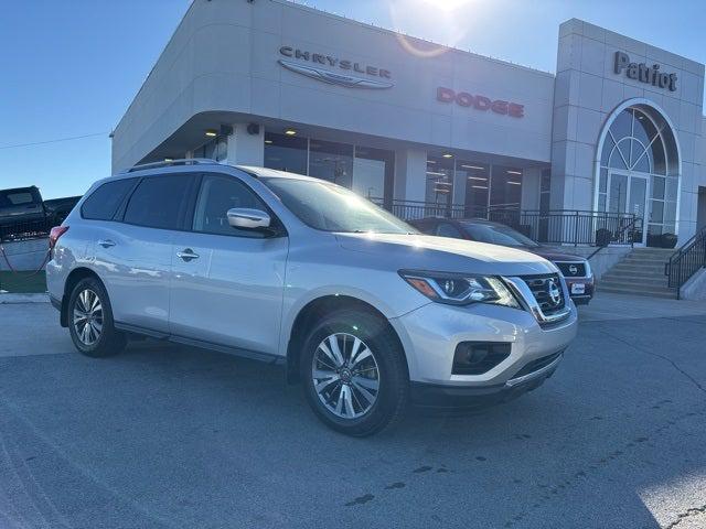 2018 Nissan Pathfinder SV 2018 Nissan Pathfinder SV