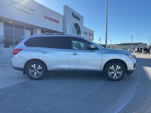 2018 Nissan Pathfinder SV 2018 Nissan Pathfinder SV