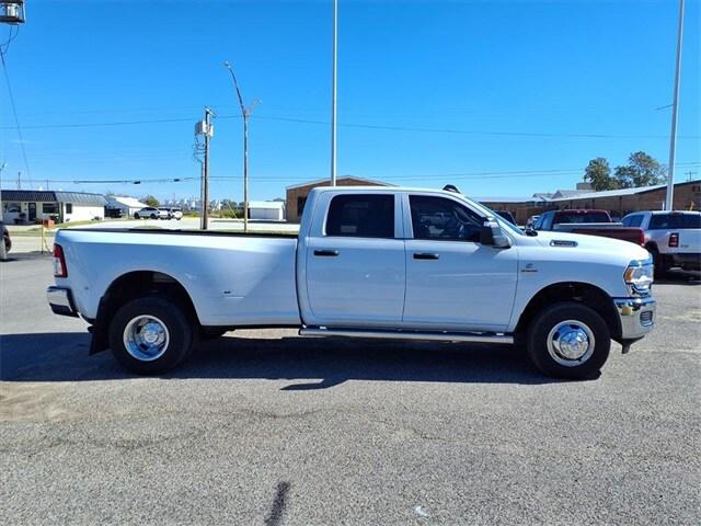 2024 RAM 3500 Tradesman Crew Cab 4x4 8 Box 2024 RAM 3500 Tradesman Crew Cab 4x4 8 Box