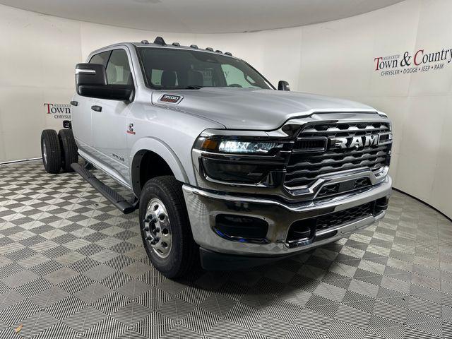 2026 RAM Ram 3500 Chassis Cab RAM 3500 BIG HORN CREW CAB CHASSIS 4X4 60 CA