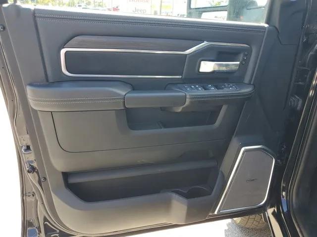 2026 Ram 3500 Laramie Crew Cab 4x4 8' Box