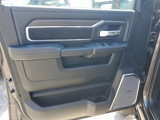 2026 Ram 3500 Laramie Crew Cab 4x4 8' Box