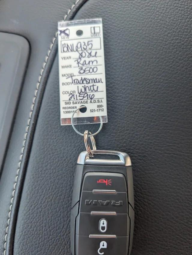 2026 RAM Ram 3500 RAM 3500 TRADESMAN CREW CAB 4X4 8 BOX