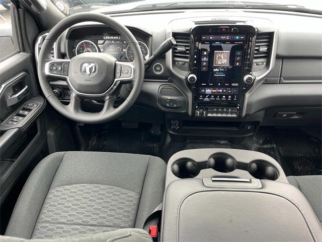 2026 RAM Ram 3500 Chassis Cab RAM 3500 BIG HORN CREW CAB CHASSIS 4X4 60 CA 2026 RAM Ram 3500 Chassis Cab RAM 3500 BIG HORN CREW CAB CHASSIS 4X4 60 CA