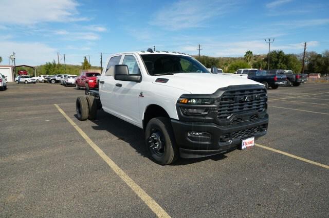 2026 RAM Ram 3500 Chassis Cab RAM 3500 TRADESMAN CREW CAB CHASSIS 4X4 60 CA 2026 RAM Ram 3500 Chassis Cab RAM 3500 TRADESMAN CREW CAB CHASSIS 4X4 60 CA