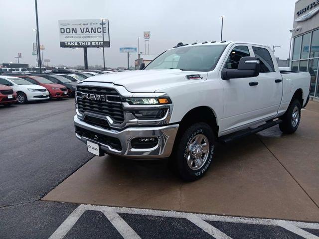 2026 RAM Ram 3500 RAM 3500 TRADESMAN CREW CAB 4X4 64 BOX