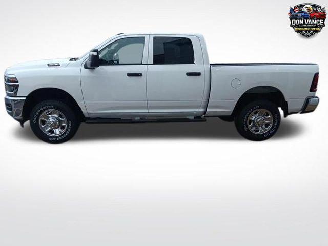 2026 RAM Ram 3500 RAM 3500 TRADESMAN CREW CAB 4X4 64 BOX