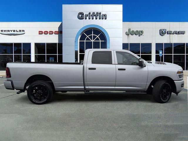 2026 RAM Ram 2500 RAM 2500 BLACK EXPRESS CREW CAB 4X2 8 BOX