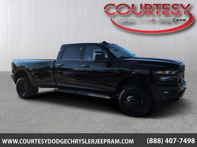 2026 RAM Ram 3500 RAM 3500 TRADESMAN CREW CAB 4X4 8 BOX