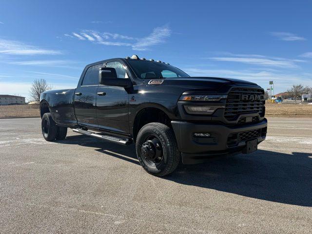 2026 RAM Ram 3500 RAM 3500 TRADESMAN CREW CAB 4X4 8 BOX