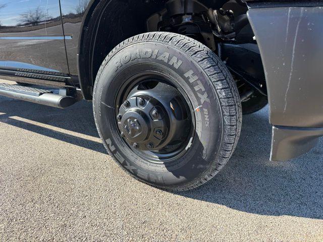 2026 RAM Ram 3500 RAM 3500 TRADESMAN CREW CAB 4X4 8 BOX