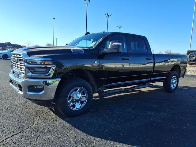 2026 RAM Ram 3500 RAM 3500 TRADESMAN CREW CAB 4X4 8 BOX