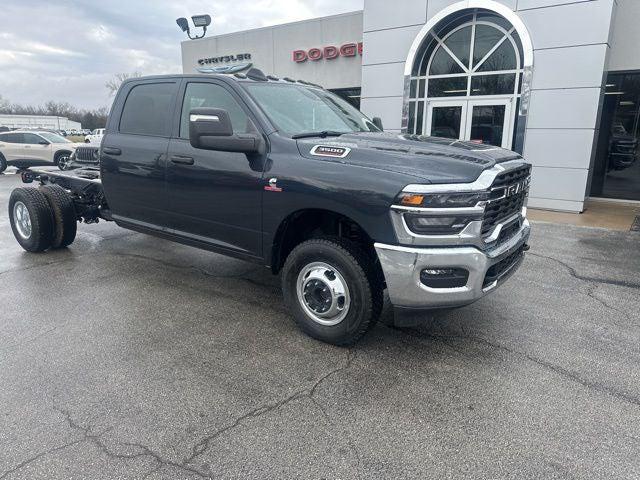 2026 RAM Ram 3500 Chassis Cab RAM 3500 TRADESMAN CREW CAB CHASSIS 4X4 60 CA