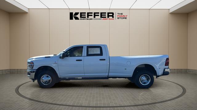 2026 RAM Ram 3500 RAM 3500 TRADESMAN CREW CAB 4X4 8 BOX