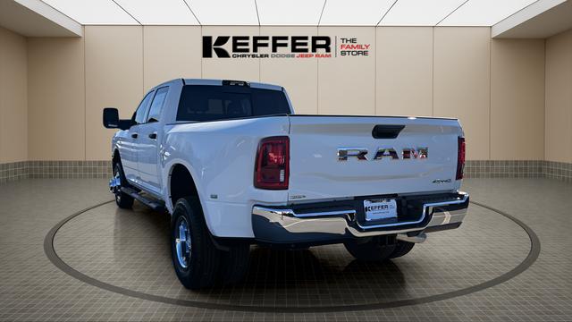 2026 RAM Ram 3500 RAM 3500 TRADESMAN CREW CAB 4X4 8 BOX