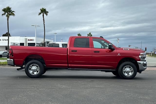2026 RAM Ram 3500 RAM 3500 TRADESMAN CREW CAB 4X4 8 BOX
