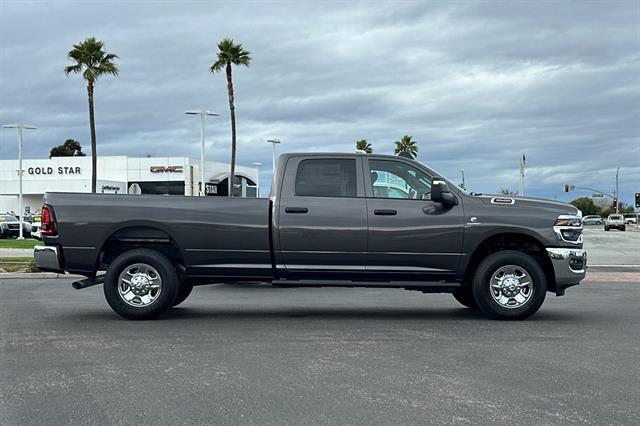 2026 RAM Ram 3500 RAM 3500 TRADESMAN CREW CAB 4X4 8 BOX