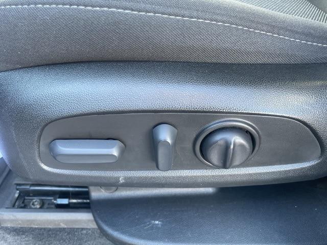 2023 Chevrolet Traverse AWD LT Cloth