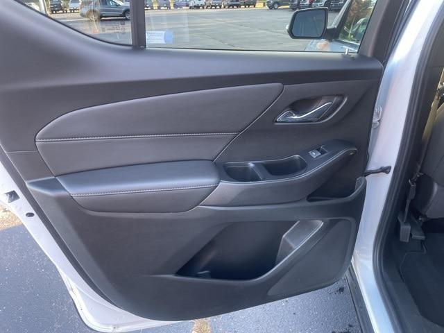 2023 Chevrolet Traverse AWD LT Cloth