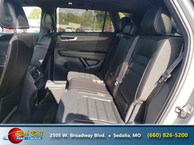 2024 Volkswagen Atlas Cross Sport 2.0T SEL R-Line