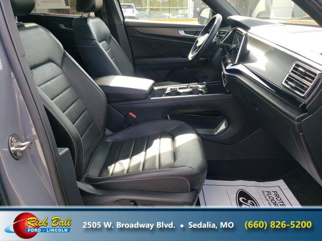 2024 Volkswagen Atlas Cross Sport 2.0T SEL R-Line