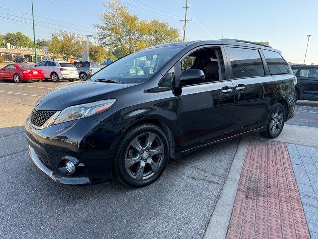 2017 Toyota Sienna SE 8 Passenger 2017 Toyota Sienna SE 8 Passenger