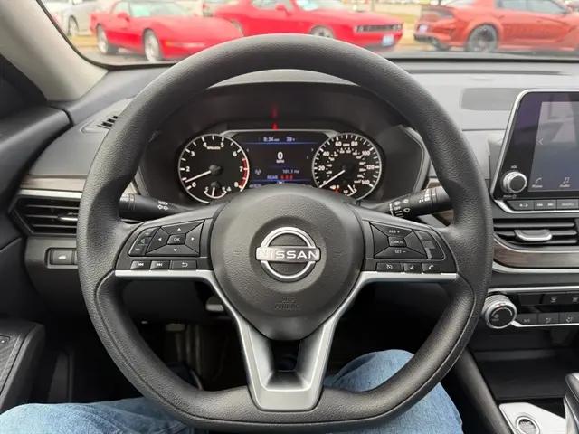 2024 Nissan Altima SV FWD