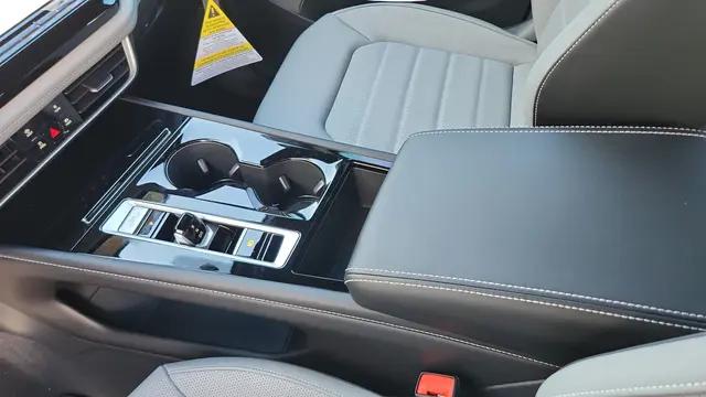 2026 Volkswagen Atlas Cross Sport SEL R-Line Black