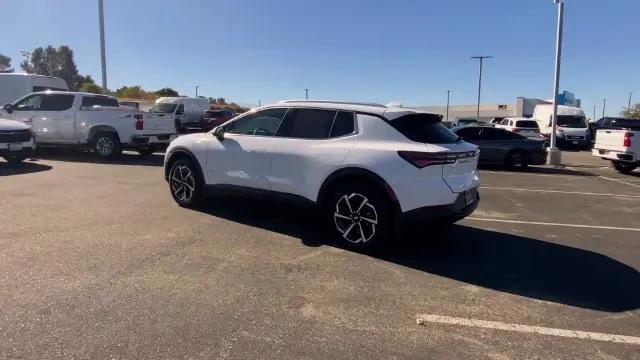 2026 Chevrolet Equinox LT 2
