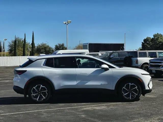2026 Chevrolet Equinox LT 2