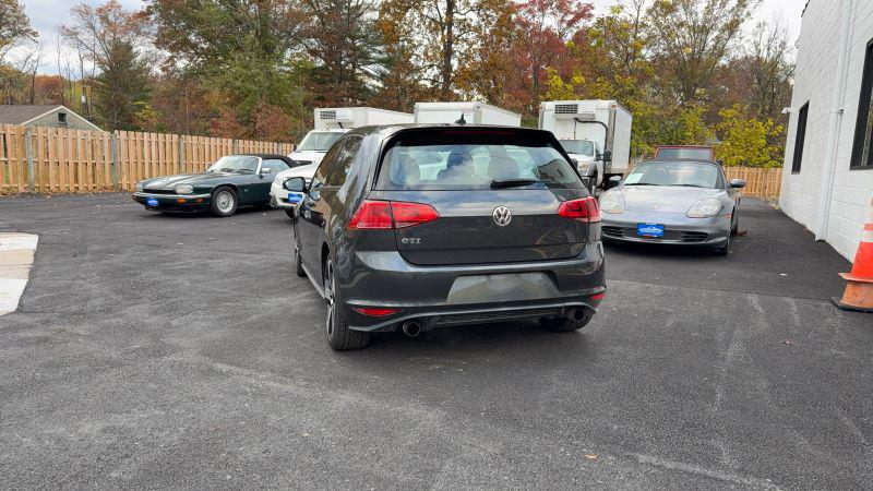 2015 Volkswagen Golf GTI 2.0T S 2-Door