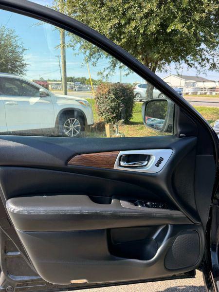 2020 Nissan Pathfinder Platinum 2WD