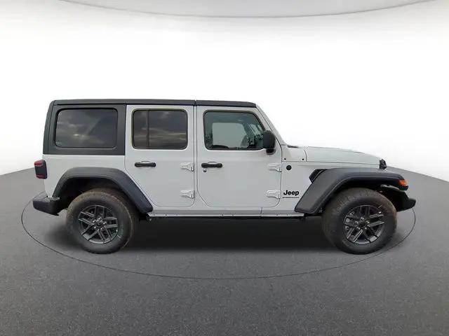 2025 Jeep Wrangler 4-Door Summit 4x4