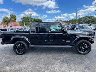 2022 Jeep Gladiator Sport